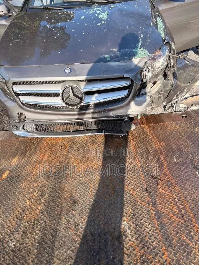 Mercedes-Benz GLA 250 2017 Gray