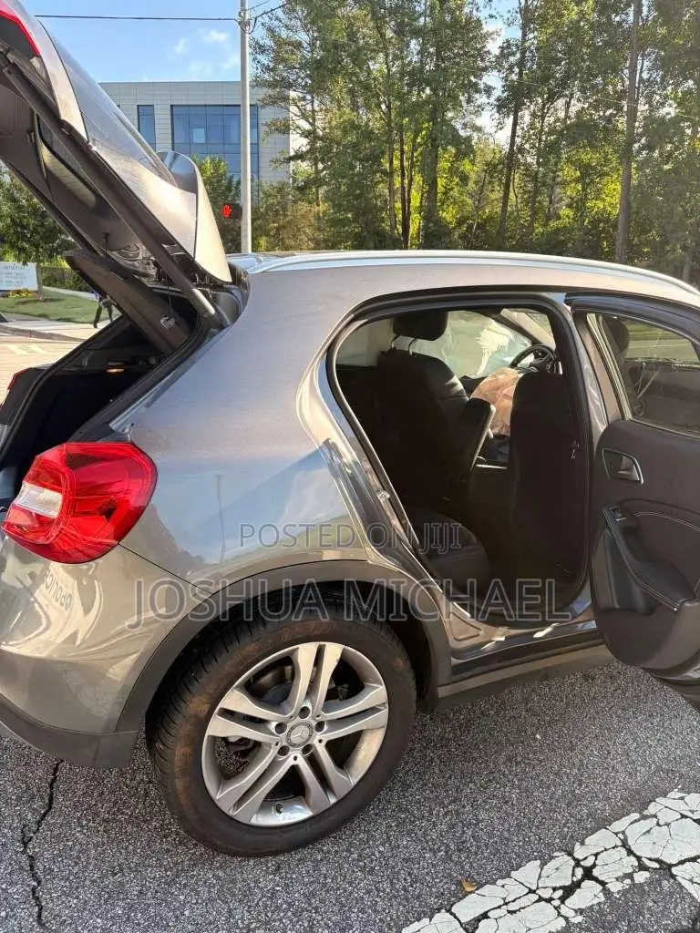 Mercedes-Benz GLA 250 2017 Gray