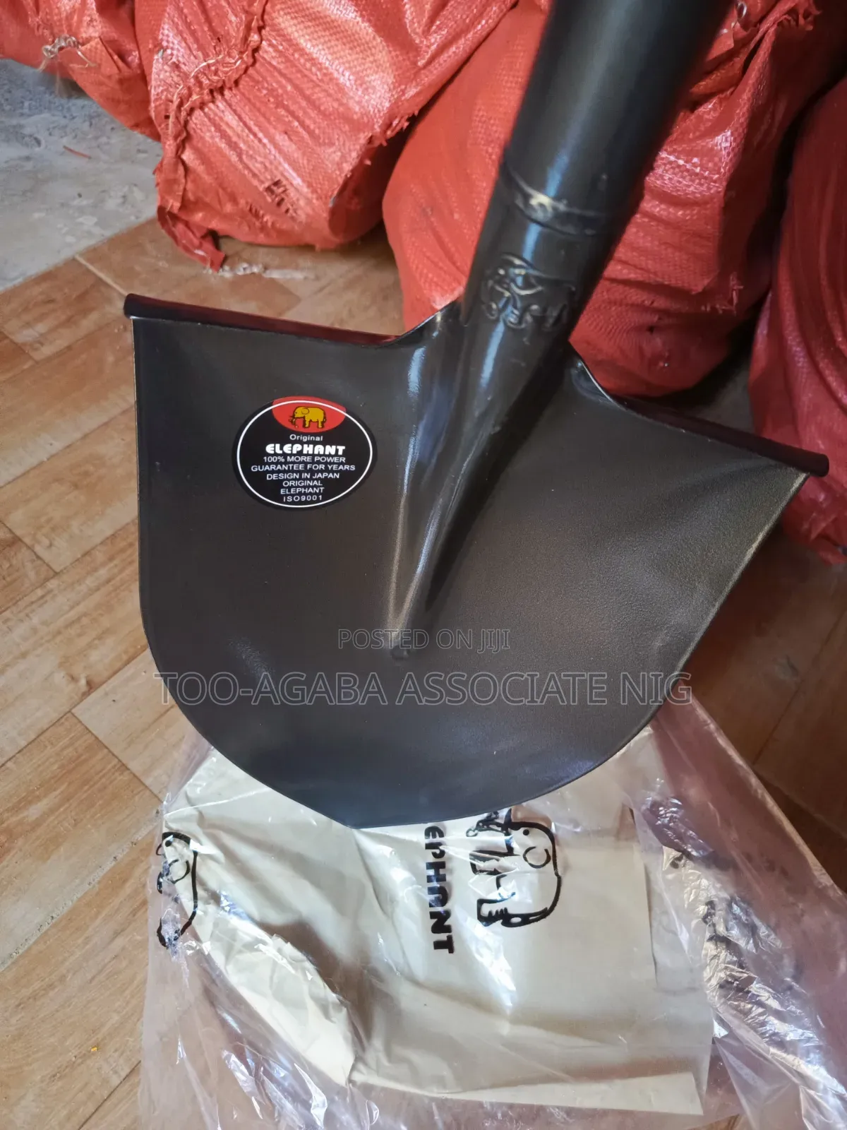 Strong Heavy-Duty Shovel - Durable Quality