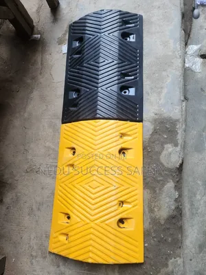 High Quality 70mm Speed Bump With Cat Eye