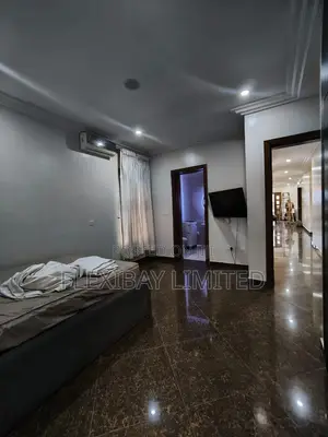 Furnished 2bdrm Penthouse in Lekki Phase 1 for rent