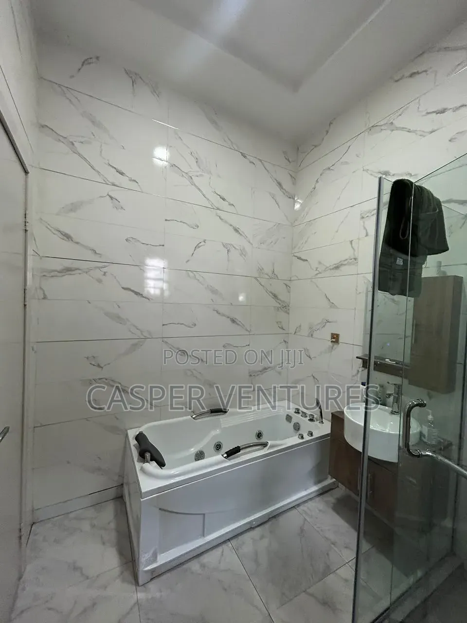 Uniquely-Designed Fancy 2bed Duplex