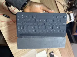 Apple iPad Pro (10.5”) Smart Keyboard