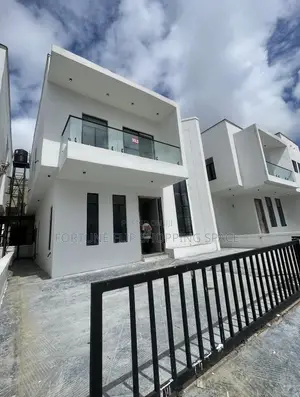 4bdrm Duplex in Located At Lekki for rent