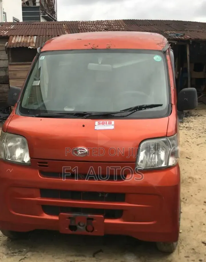 Daihatsu Hijet 2017 Orange