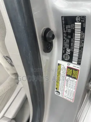 Toyota Corolla LE 4dr Sedan (1.8L 4cyl 4A) 2010 Silver
