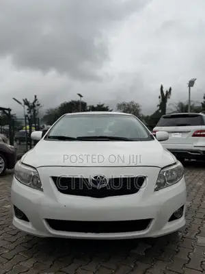 Toyota Corolla LE 4dr Sedan (1.8L 4cyl 4A) 2010 White
