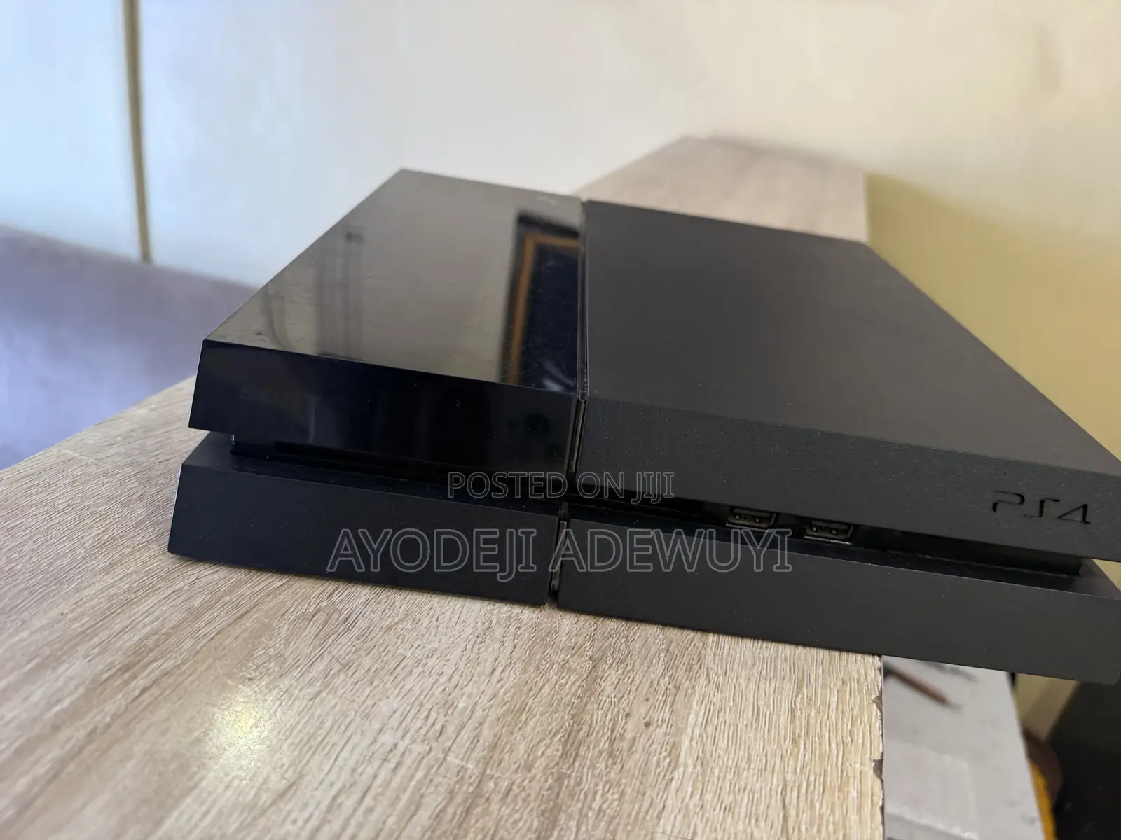 Sony PlayStation 4