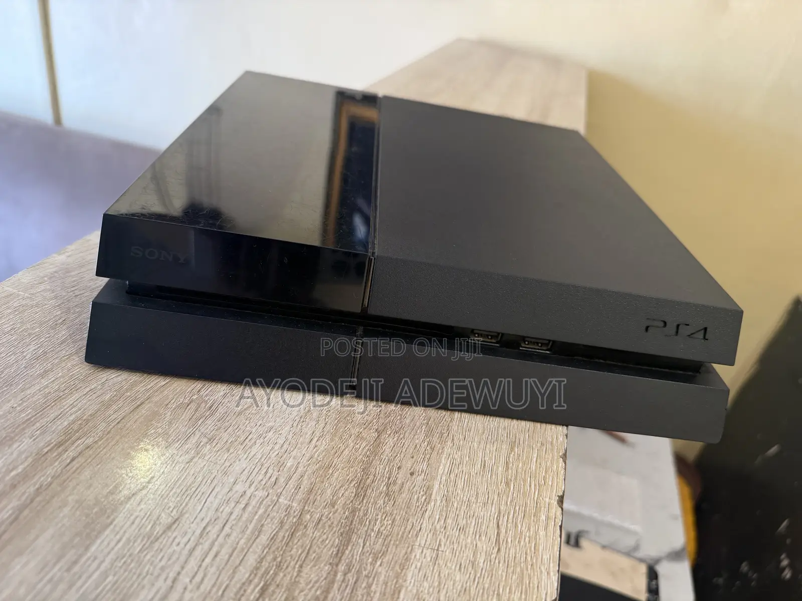 Sony PlayStation 4
