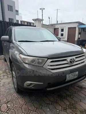 Toyota Highlander SE 2010 Gray