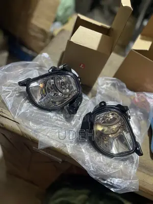 Foglamp Avensis 2005
