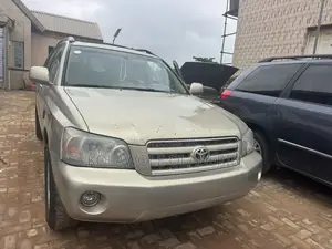 Toyota Highlander V6 2005 Gold