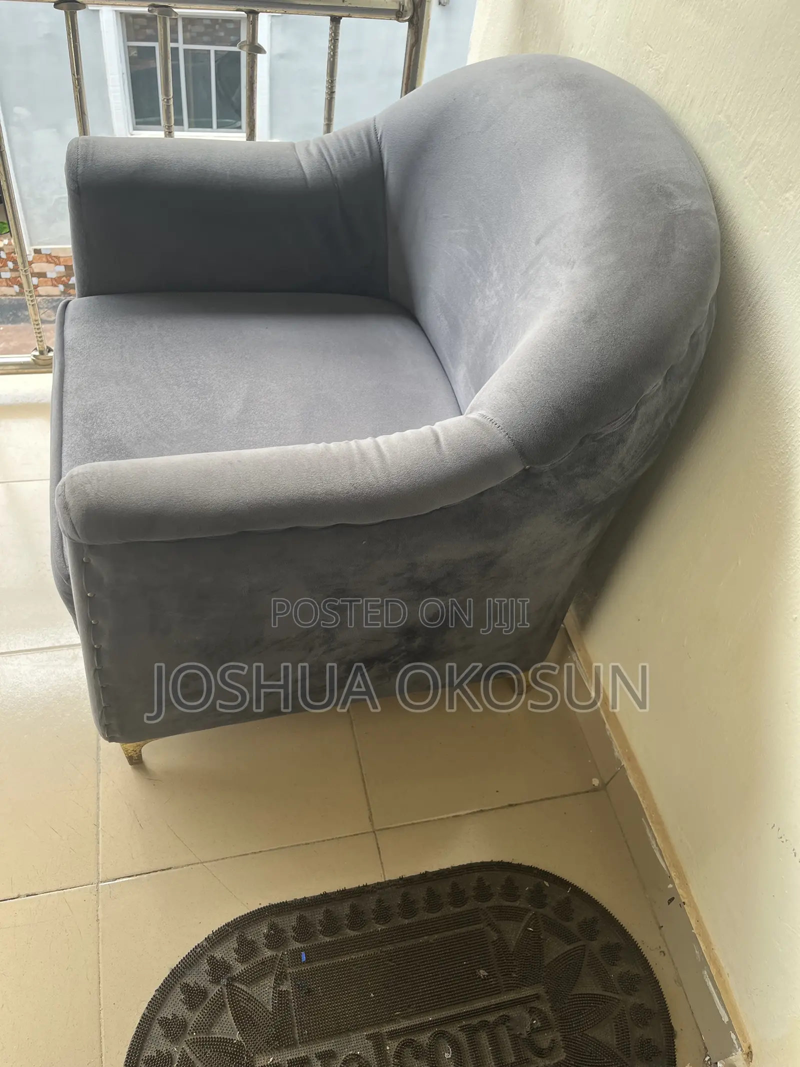 Single Chair