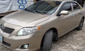 Toyota Corolla 2010 Gold