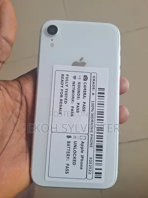 Apple iPhone XR 64 GB White