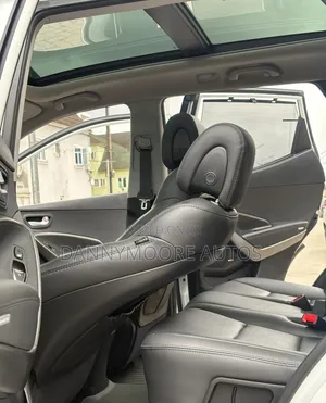 Hyundai Santa Fe SE AWD 2017 White