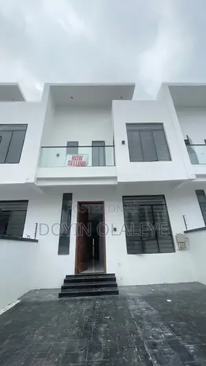 4bdrm Duplex in Ikota for sale