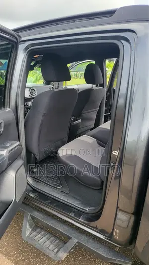 Toyota Tacoma Limited V6 4x2 Double Cab 127.4 in. WB 2020 Gray