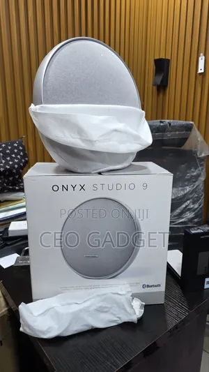 Onyx Studio 9