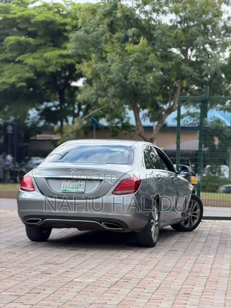 Mercedes-Benz C300 2016 Gray