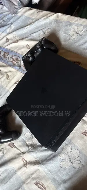 Play Station 4