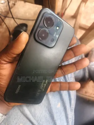 Realme V30 128 GB Black