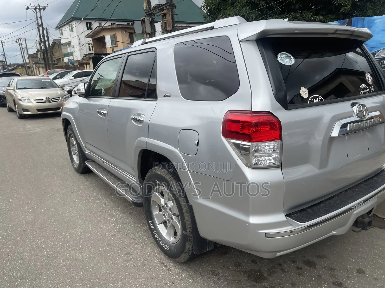 Toyota 4-Runner SR5 4WD 2012 Silver