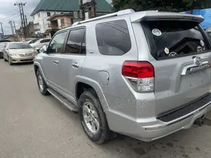 Toyota 4-Runner SR5 4WD 2012 Silver