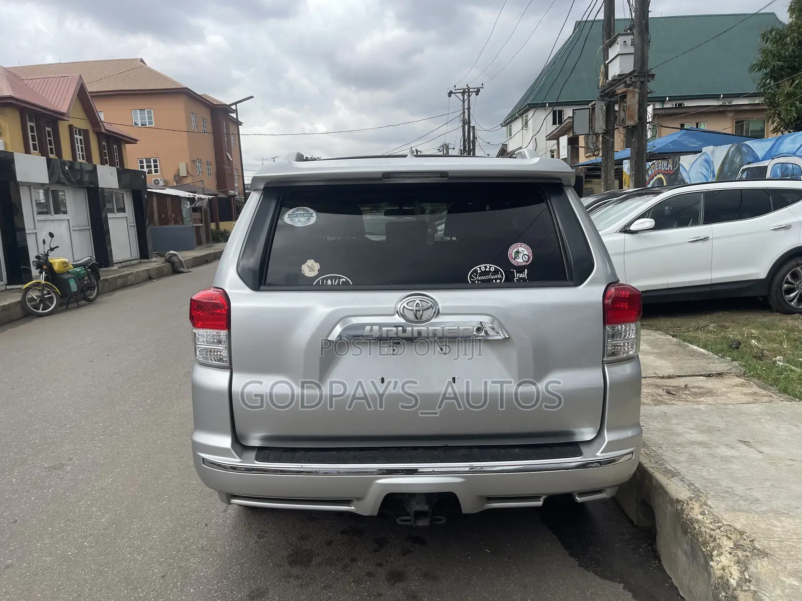 Toyota 4-Runner SR5 4WD 2012 Silver