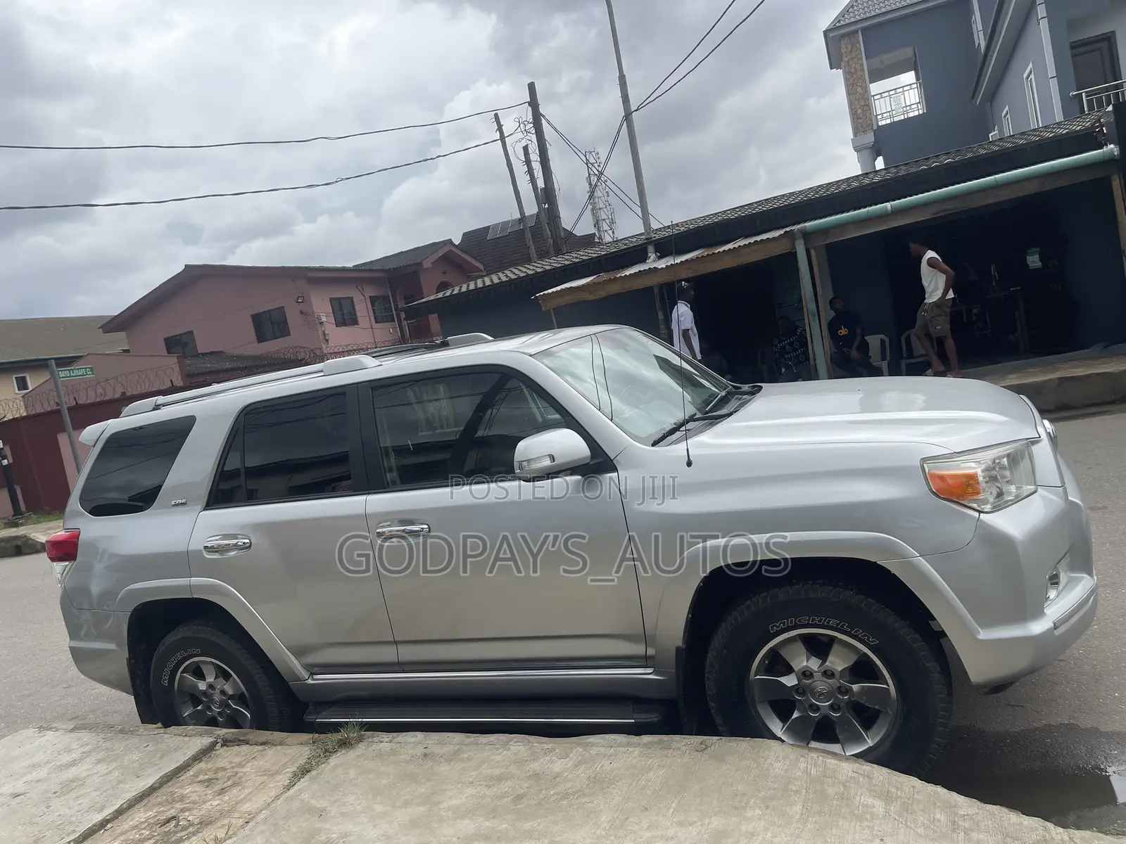 Toyota 4-Runner SR5 4WD 2012 Silver