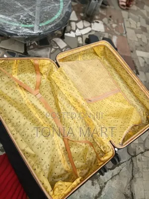 28inches Luxury Travelling Box