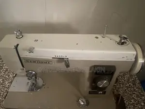 Vintage New Home Straight Zigzag Sewing Machine- Buttonhole Function