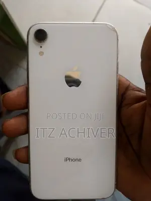 Apple iPhone XR 64 GB White