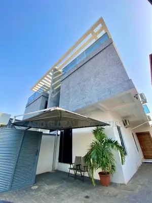 Waterfront 5-Bedroom With Duplex /Snooker /Game Room in Lekki Phase 1