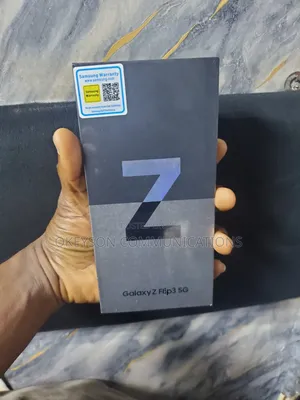 New Samsung Galaxy Z Flip3 5G 256 GB Gold
