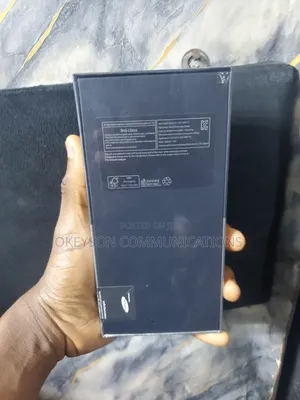 New Samsung Galaxy Z Flip3 5G 256 GB Gold