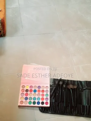 32 Professional Make-Up Brushs 35 Color Matte Cream Eyeshadow