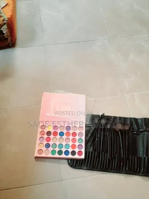32 Professional Make-Up Brushs 35 Color Matte Cream Eyeshadow