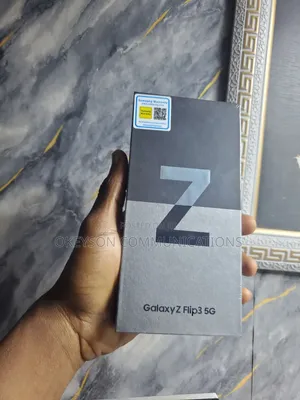 New Samsung Galaxy Z Flip3 5G 128 GB Black