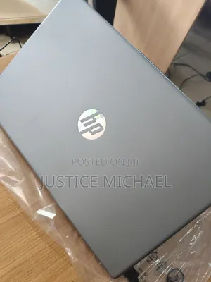 New Laptop HP 250 G10 8GB Intel Core i3 SSD 512GB
