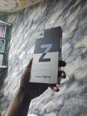 New Samsung Galaxy Z Flip3 5G 128 GB Black