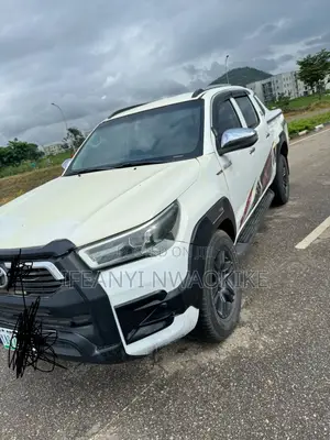 Toyota Hilux 2015 White