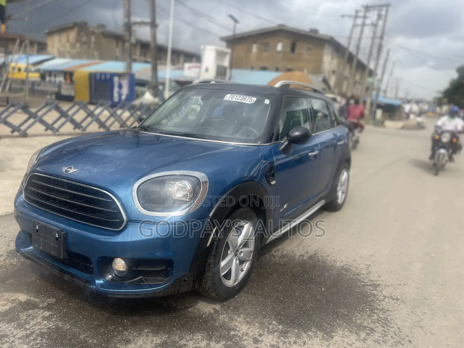 Mini Cooper 2018 Blue