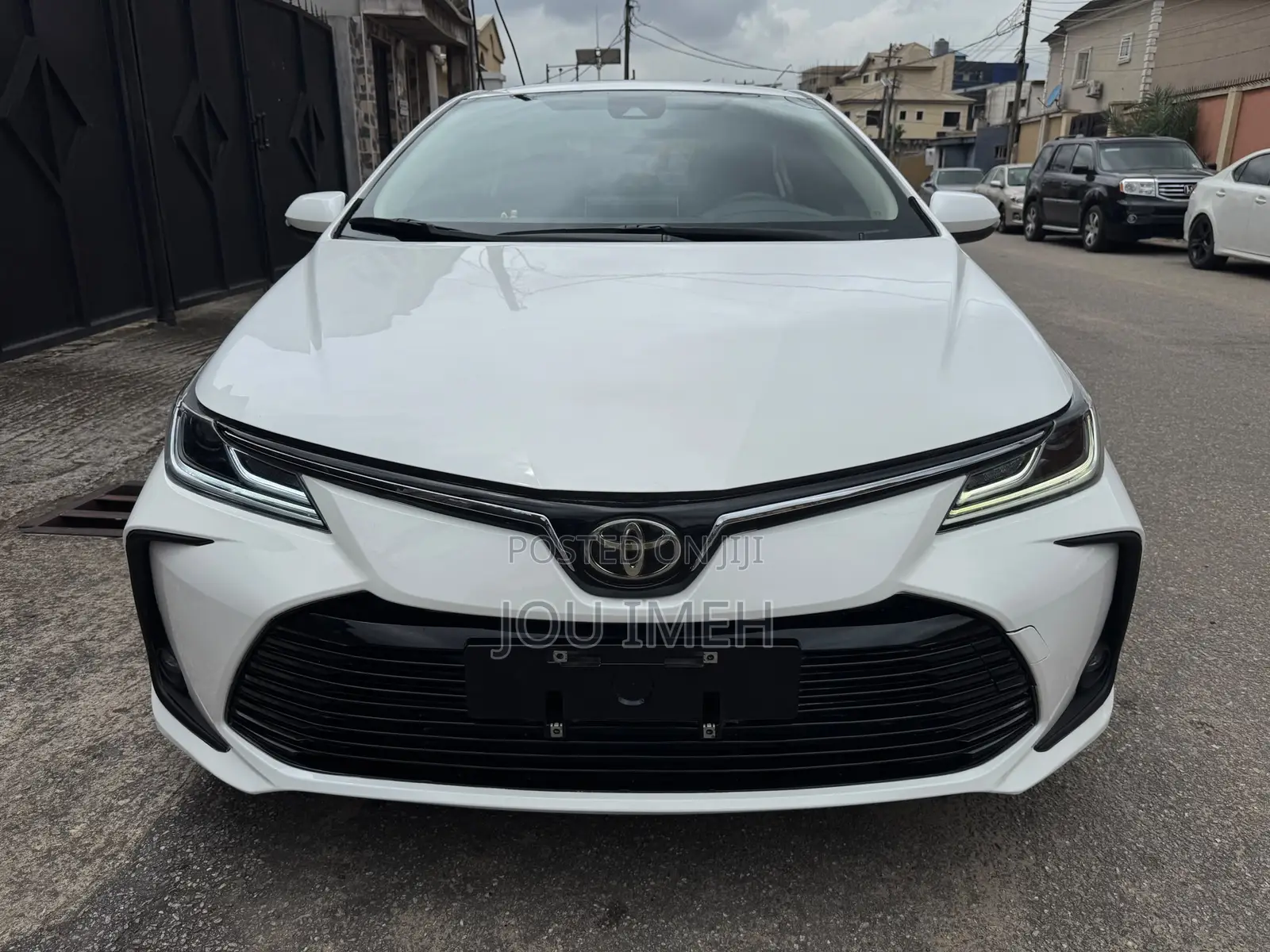 Toyota Corolla XLE 2021 White