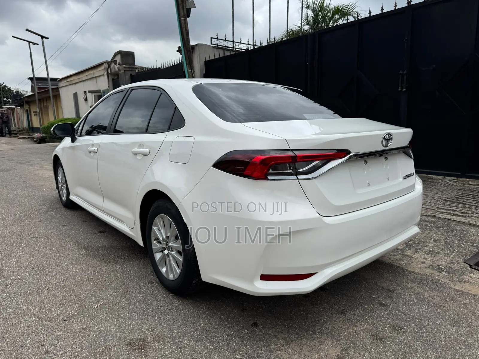 Toyota Corolla XLE 2021 White