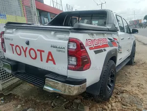 Toyota Hilux Revo Double Cab Petrol 2.7 RWD 2022 White