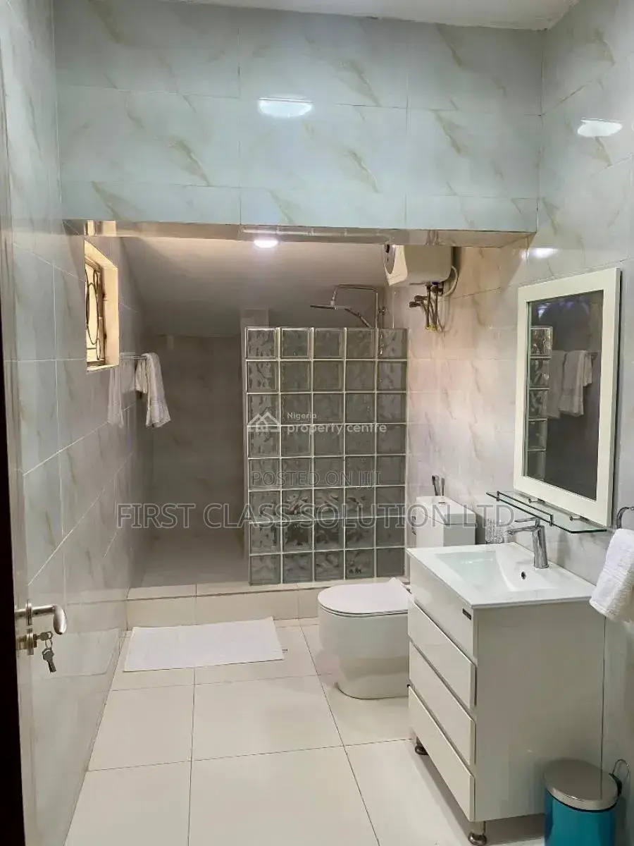 Cozy 4 Bedroom Apartment