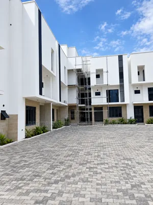 4bdrm Duplex in Kado for sale