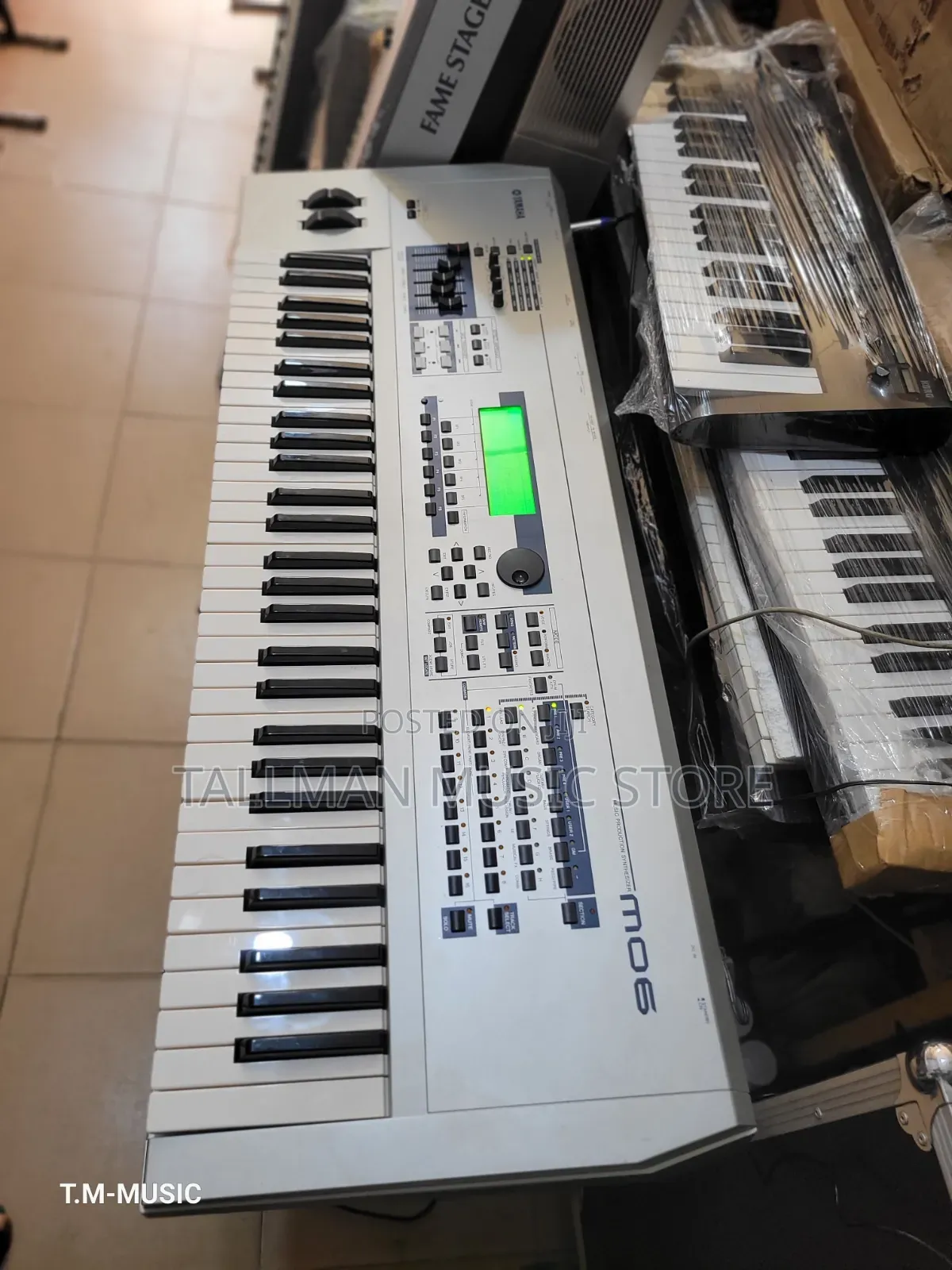Yamaha Mo6 Synthesizer