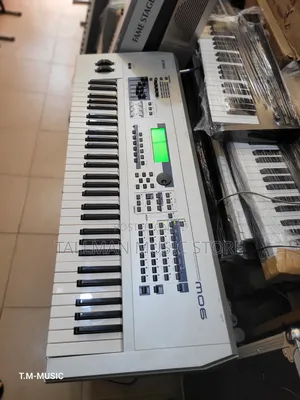 Yamaha Mo6 Synthesizer